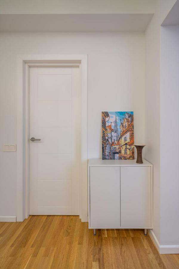 1-Bedroom Penthouse With Underground Parking Riga Exterior foto